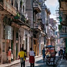 2 havana street scene